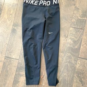 Nike cropped workout pant